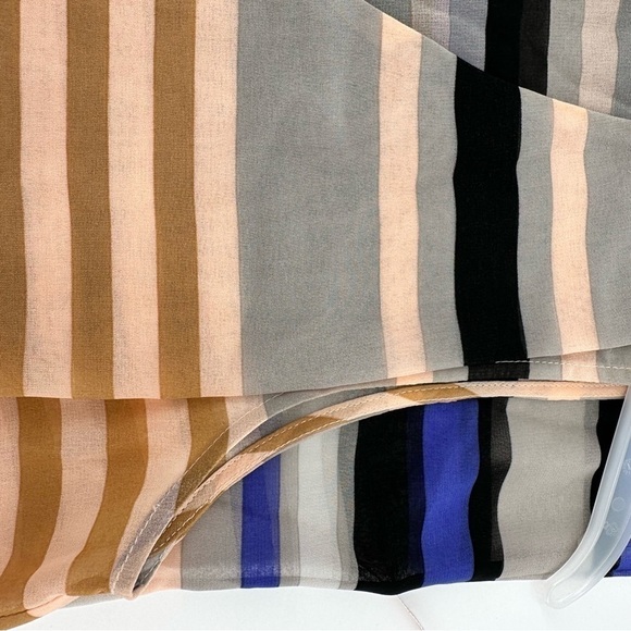 Cabi Women’s Sheer Underline Striped Sleeveless V Neck Blouse Size Small - Picture 5 of 8